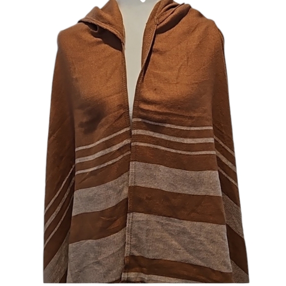 Francescas boho fringe hooded cape, 100% acrylic - Picture 3 of 12